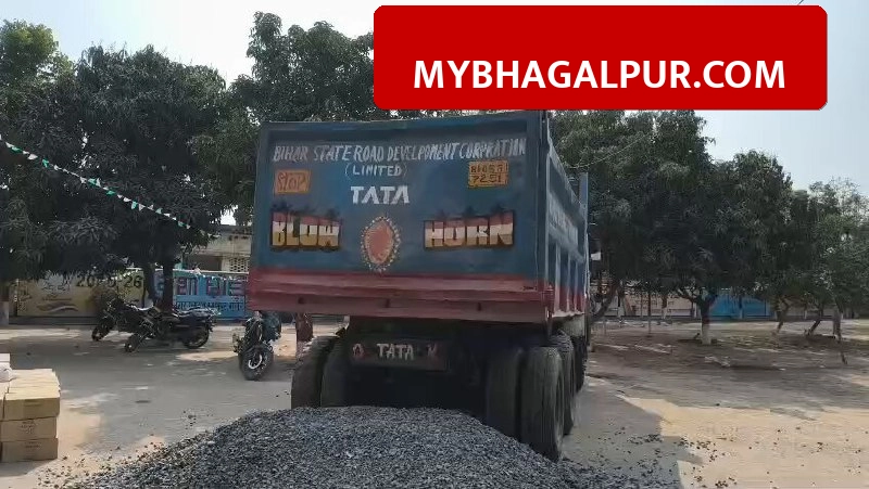 मुंगेर पुलिस ने गिट्टी लदे ट्रक से पकड़ा 4202 लीटर विदेशी शराब, होली से पहले बड़ी कार्रवाई