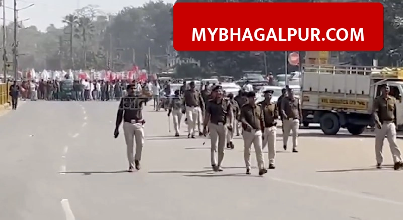 Patna में NEET छात्रा की मौत पर बवाल, हजारों छात्रों ने तोड़ी बैरिकेडिंग और पुलिस से भिड़े