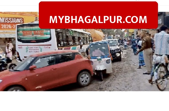 भागलपुर NH-80 पर निर्माण के कारण लगा भीषण जाम, कहलगांव में दो घंटे फंसी रहीं स्कूल बसें