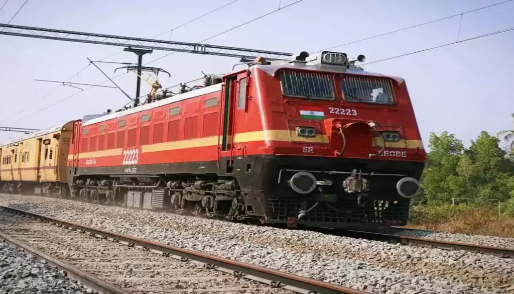 बिहार के समस्तीपुर में चार ट्रेनों का एक साथ रुकना, यात्रियों में अफरा-तफरी, रेलवे ने दी सफाई