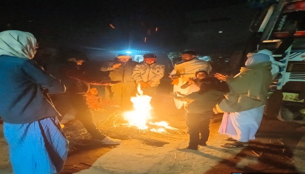 बिहार में ठंड बढ़ी, किशanganj में तापमान 8.3°C, 10 शहरों में घना कोहरा छाया