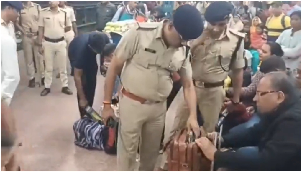 पटना में मुख्यमंत्री के शपथ ग्रहण से पहले सुरक्षा कड़ी, रेलवे स्टेशन पर चल रही व्यापक जांच अभियान
