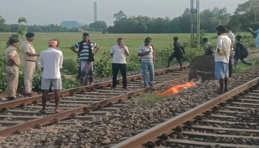 मोतिहारी: रेलवे ट्रैक पर युवक-युवती के शव दो घंटे तक रहे बेख़बर, पुलिस में विवाद का माहौल