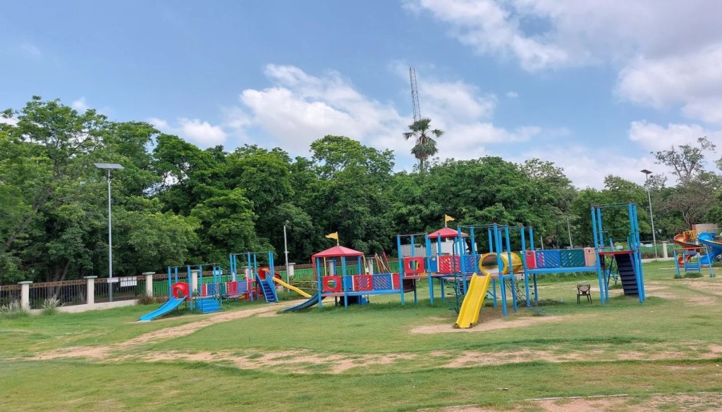 भागलपुर में सैंडीज कॉम्पाउंड फिर से खुला, प्रवेश शुल्क 10 रुपये, नए खेल और मनोरंजन सुविधाएं शुरू