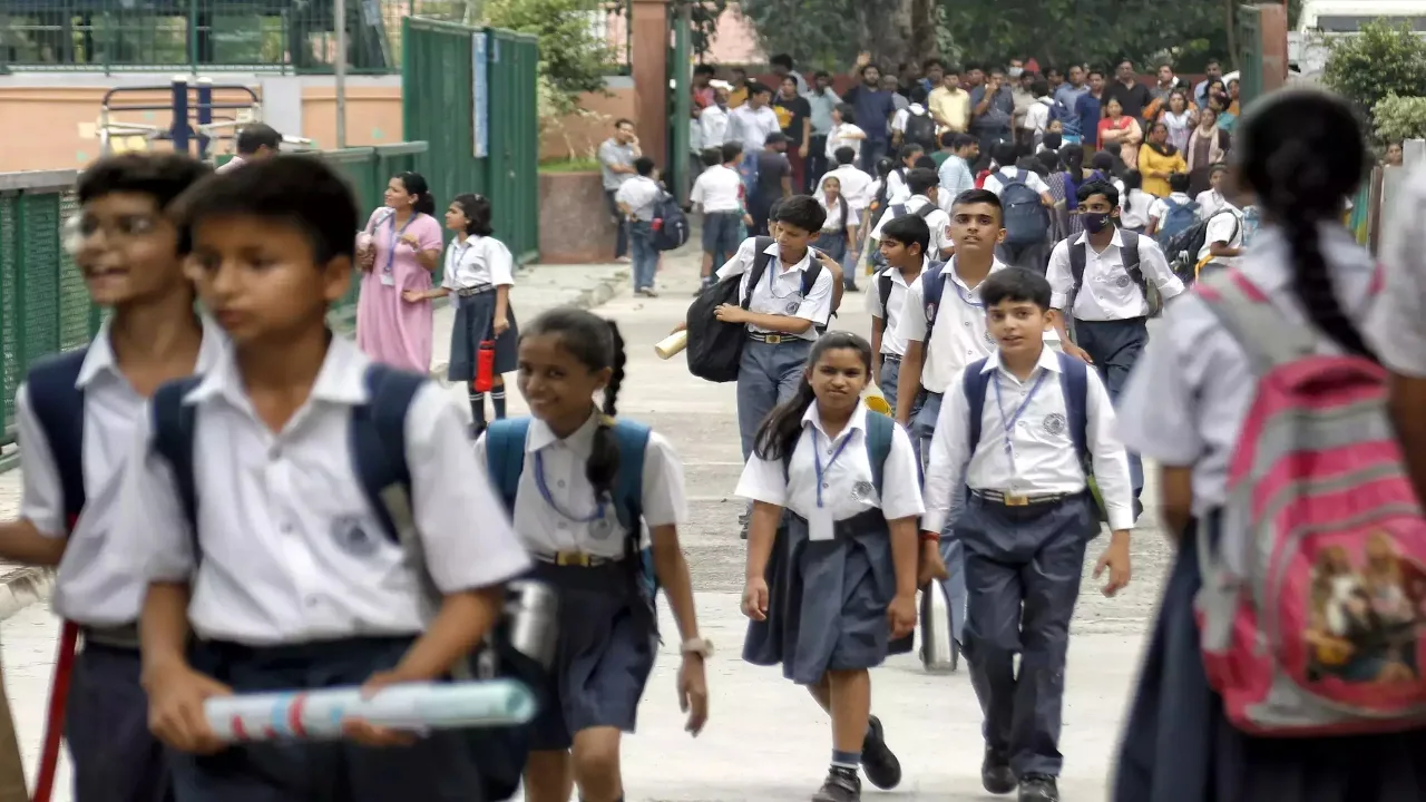 Patna News: पटना और बिहार में सोमवार से बदला बच्चो का स्कूल टाइम, आज ही करले नोट