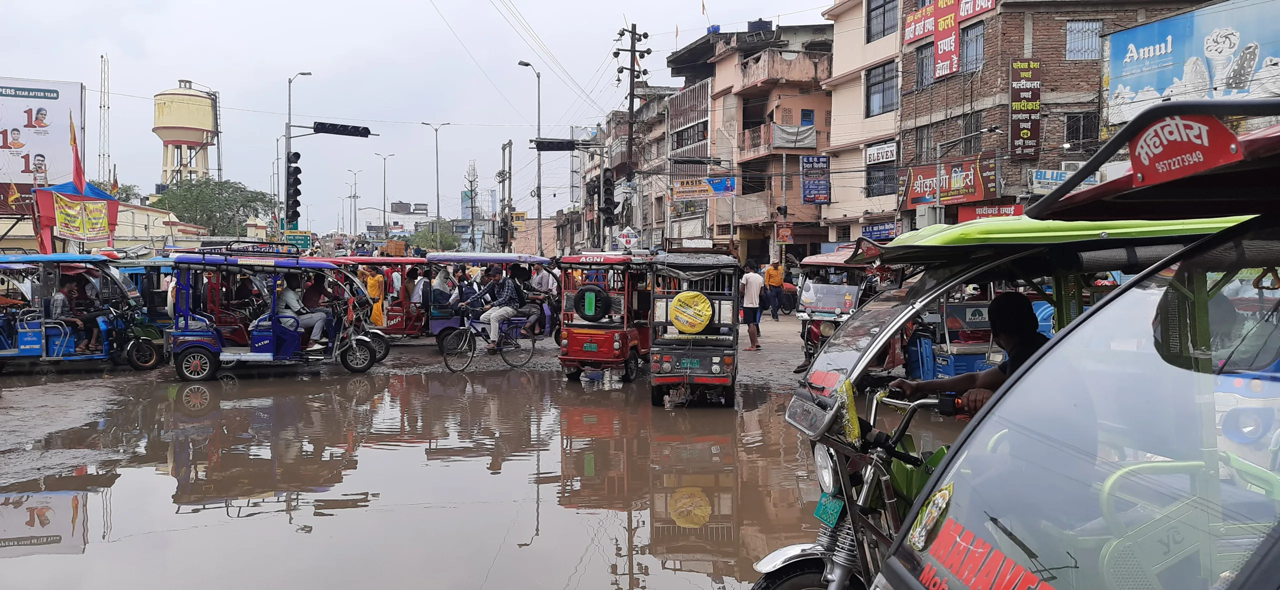 लोहिया पुल से अलीगंज में मरम्मत पर हो रहा खर्च, मुख्यालय में धूल फांक रही फोरलेन निर्माण की फाइल