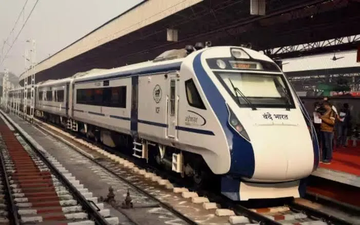 ट्रेनों का दुर्घटनाग्रस्त होना आम, गाय से टकराई रांची-पटना वंदे भारत एक्सप्रेस, टला बड़ा हादसा, यात्री सुरक्षित