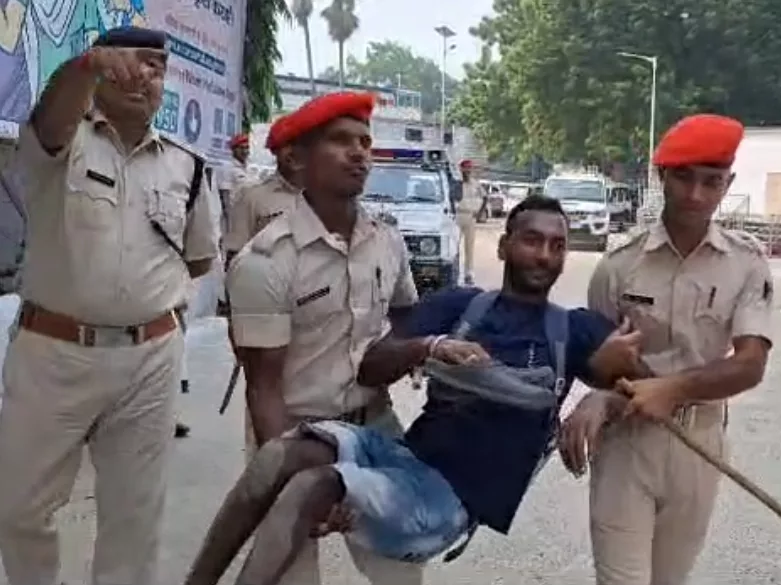 भागलपुर के दो बिहार पुलिस जवानों ने पेश की ऐसी मिसाल जिसे देखकर आपका दिल सलाम करने से नहीं रुकेगा
