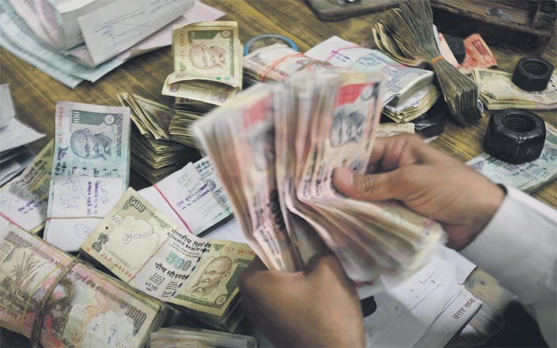 1 अप्रैल से 10 चीजें होंगी महँगी, टैक्स भी लगेगा ज़्यादा, और बदल जाएगा 7 नियम