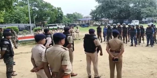 Bhagalpur: चेहल्लुम को लेकर पुलिस का फ्लैग मार्च, सुरक्षा के कड़े इंतजाम; अफवाह फैलाने वालों की खैर नहीं