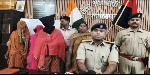 भागलपुर: अकबरनगर में गांजा तस्करी का भंडाफोड़, मां-बेटे समेत तीन गिरफ्तार