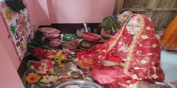 भागलपुर में मधुश्रावणी व्रत की धूम: पति की लंबी उम्र के लिए नवविवाहिताओं ने की शिव-पार्वती की पूजा