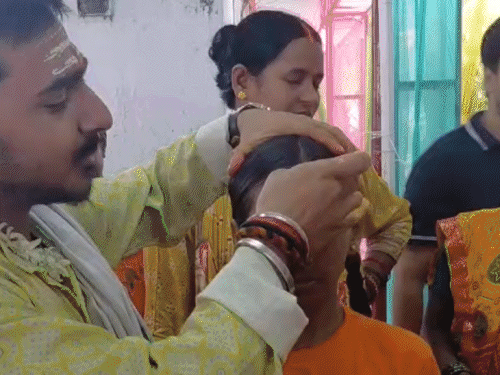 सावन के आखिरी सोमवार पर बिहार के मंदिरों में उमड़ी भारी भीड़