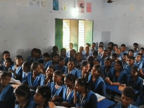 भागलपुर में फूटा गुस्सा: खराब व्यवस्था पर ग्रामीणों ने किया स्कूल का घेराव