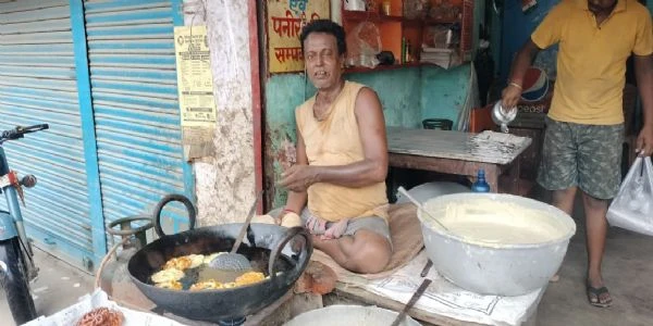 त्योहार से पहले महंगाई! 10 दिन में 70 रुपये हुई चीनी, चाय और मिठाई के दाम बढ़े