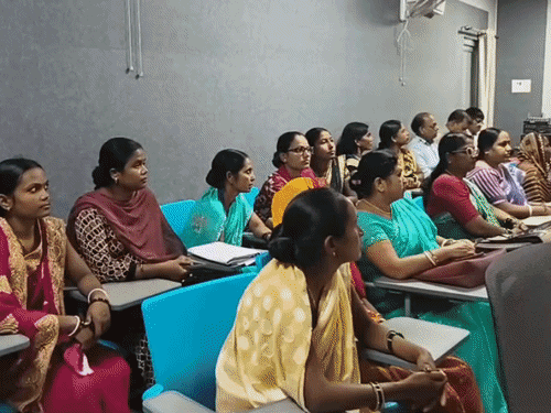 समृद्ध महिला-समृद्ध बिहार अभियान: भागलपुर की 3,000 महिलाओं को मिली दूसरी किस्त