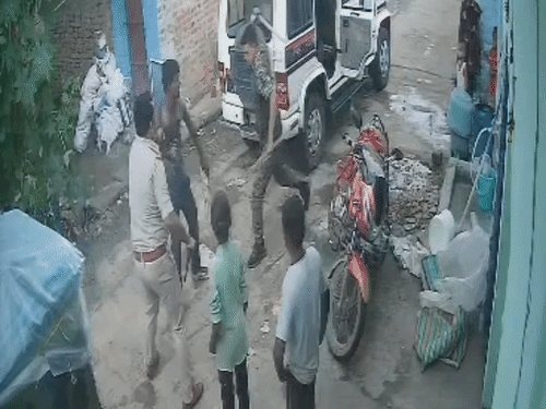 भागलपुर में युवक की पिटाई का वीडियो वायरल, पुलिस जांच में जुटी