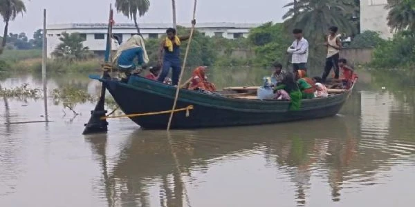 शहरी इलाकों में बाढ़ का पानी घुसा, टीएमबीयू परिसर जलमग्न