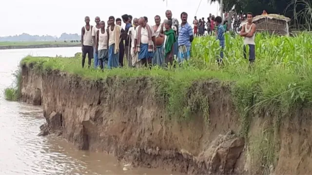 बड़ी खबर: गंगा और कोसी का जलस्तर बढ़ने से प्रशासन ने रद्द की सभी कर्मचारियों की छुट्टियां