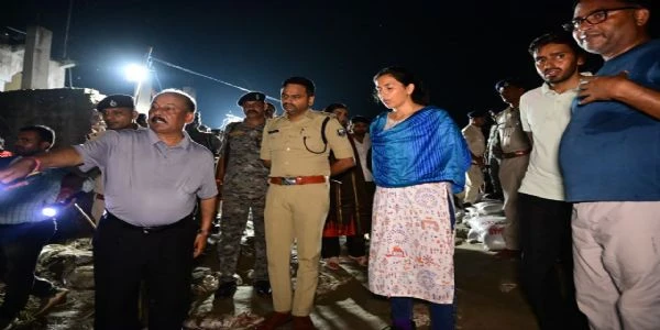 चौंकाने वाली खबर: डीएम ने नवगछिया के राघोपुर बांध का किया औचक निरीक्षण