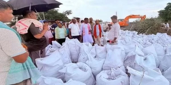 भागलपुर सांसद अजय मंडल का बड़ा हमला, कटावरोधी कार्य में पैसों के खेल का खुलासा