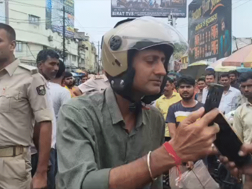 भागलपुर में स्टेशन मास्टर ने चेकिंग के दौरान पुलिस को दी धमकी, बाइक जब्त