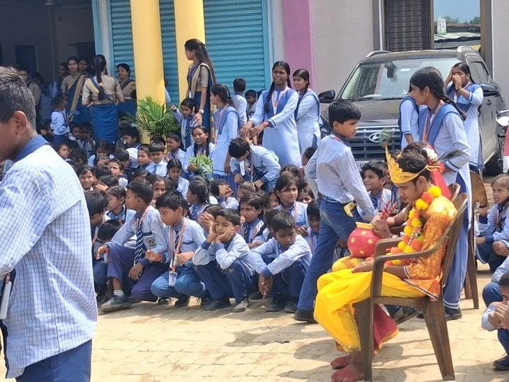 भागलपुर और देवरिया के स्कूलों में धूमधाम से मना जन्माष्टमी का पर्व