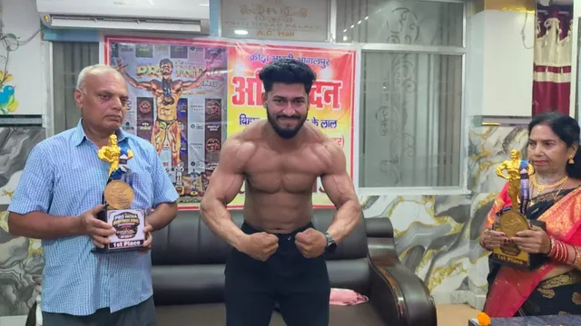 शानदार जीत! लखनऊ में दो गोल्ड मेडल जीतकर भागलपुर लौटे रौनक राज मोदी