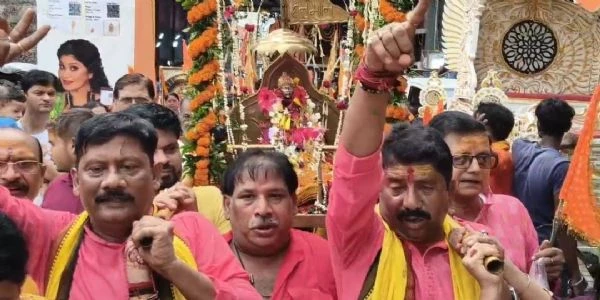 भागलपुर में साईं बाबा की भव्य पालकी यात्रा: 'सबका मालिक एक' के जयकारों से गूंजा शहर