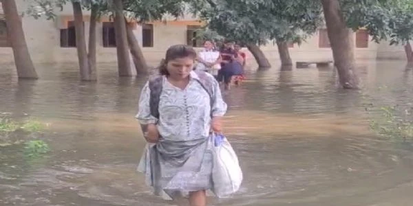 टीएमबीयू गर्ल्स हॉस्टल में घुसा बाढ़ का पानी, छात्राओं ने छोड़ा कमरा