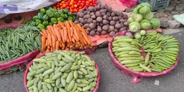भागलपुर में बाढ़ से महंगाई का झटका, सब्जियों के दाम आसमान पर