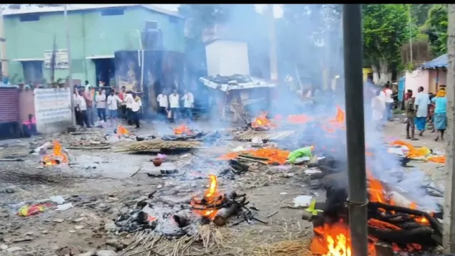 भागलपुर के बरारी घाट पर गंगा का पानी पहुँचा, अंतिम संस्कार में भारी परेशानी