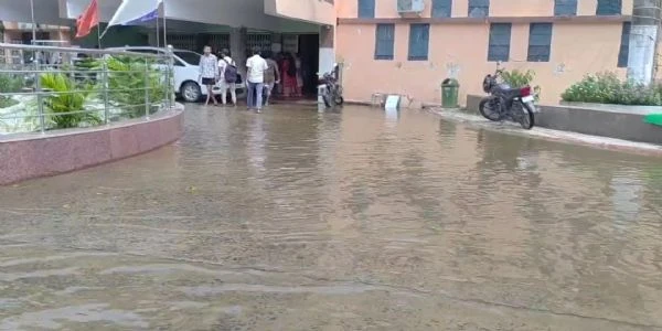 भागलपुर इंजीनियरिंग कॉलेज में बाढ़ का पानी घुसा, अब ऑनलाइन चलेंगी क्लास