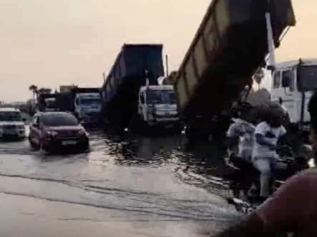 गंगा का बढ़ता पानी खतरनाक, भागलपुर में बाढ़ से यातायात ठप और जनजीवन अस्त-व्यस्त
