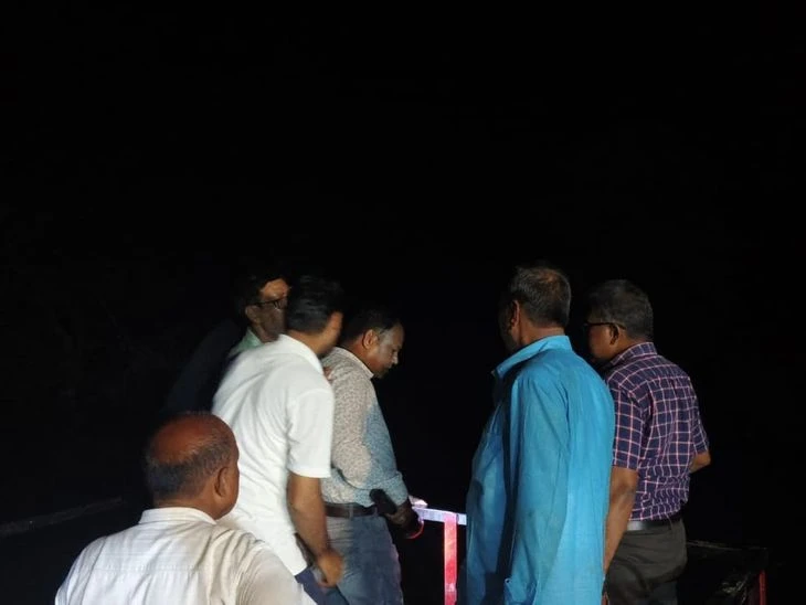 भागलपुर के नारायणपुर में गंगा का पानी रिसाव, 2500 परिवारों पर खतरा