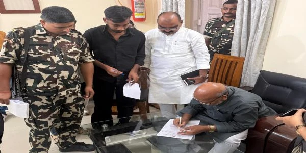बाढ़ पीड़ितों के लिए बड़ी मांग, छूटे लोगों को मिले सहायता राशि
