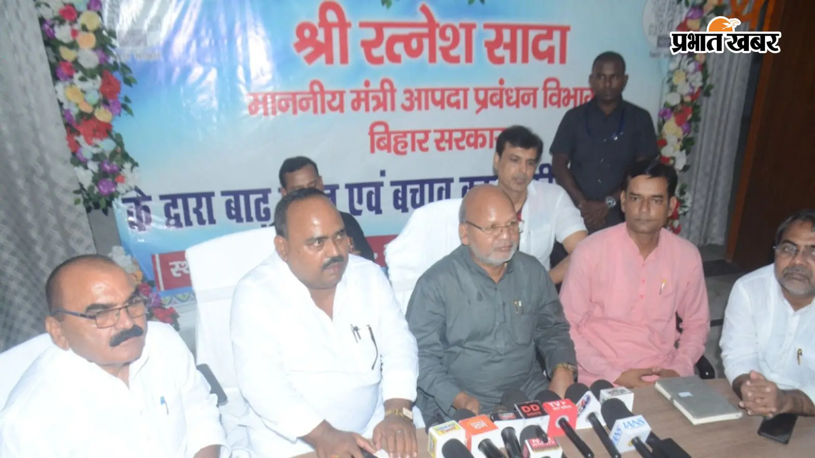 बिहार के आपदा प्रबंधन मंत्री ने भागलपुर में बाढ़ राहत कार्यों का जायजा लिया