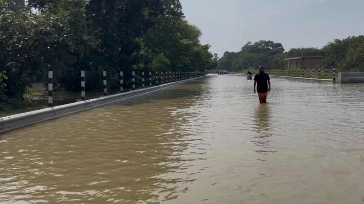 बिहार में बाढ़ का भीषण कहर, 14 जिले डूबे और इतने लाख लोग परेशान
