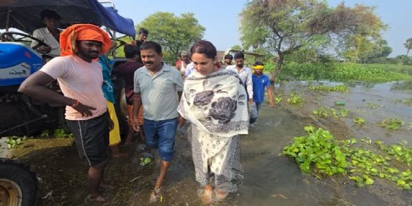 शाहकुंड की सीओ हर्षा कोमल ने बाढ़ पीड़ितों के बीच पेश की बड़ी मिसाल