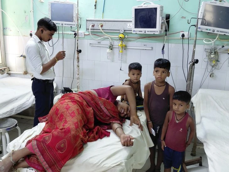 भागलपुर के नौगछिया में पति ने पत्नी को लाठी-डंडों से पीटा, अस्पताल में भर्ती