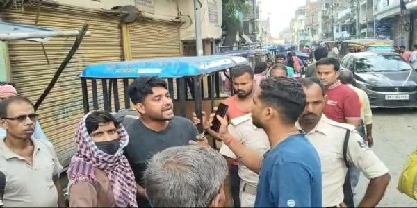 सरकारी नौकरी के नाम पर एक लाख की ठगी, गोरहट्टा चौक पर हंगामा और आरोपी गिरफ्तार