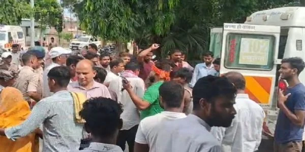 दर्दनाक सड़क हादसा! पीरपैंती में ई-रिक्शा और बाइक की टक्कर में पांच घायल