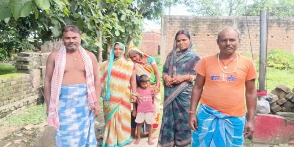 सन्हौला में जलजमाव से त्रस्त ग्रामीण, घरों से निकलना हुआ दूभर