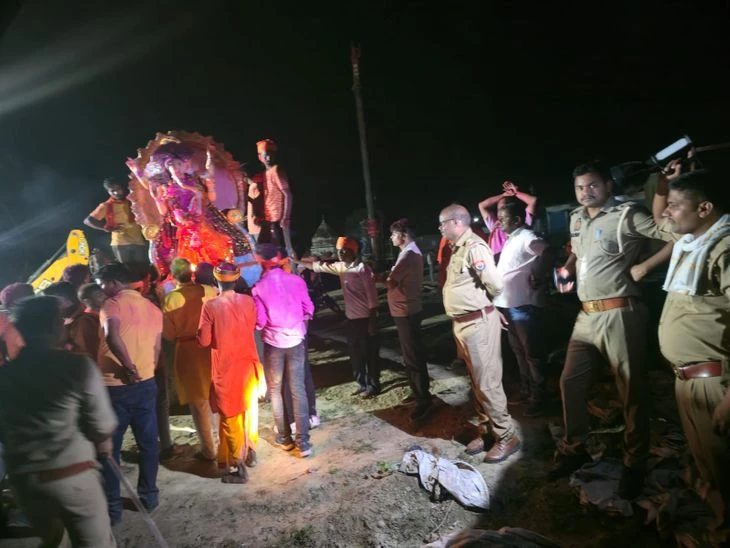 किशनगंज और भागलपुर में गणेशोत्सव की धूम, भक्तिमय माहौल में प्रतिमा विसर्जन