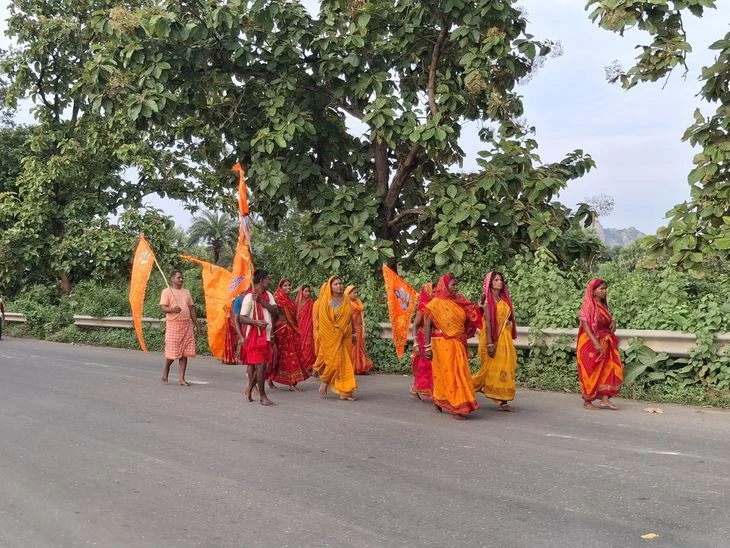 बांका के किसान भाई कर रहे हैं बाबा बासुकीनाथ की पवित्र कांवड़ यात्रा