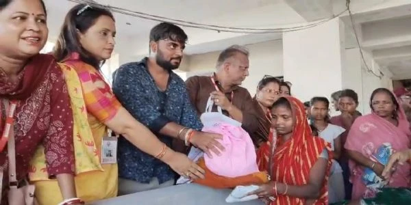 भागलपुर में बाढ़ पीड़ितों के लिए मसीहा बनी माँ आनंदी संस्थान