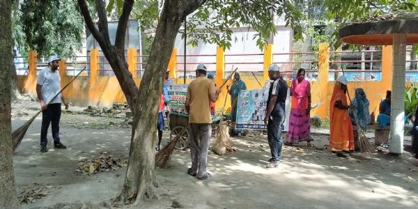 नदियों को साफ रखने के लिए कचरा प्रबंधन है जरूरी: कटिहार में युवाओं ने की पहल