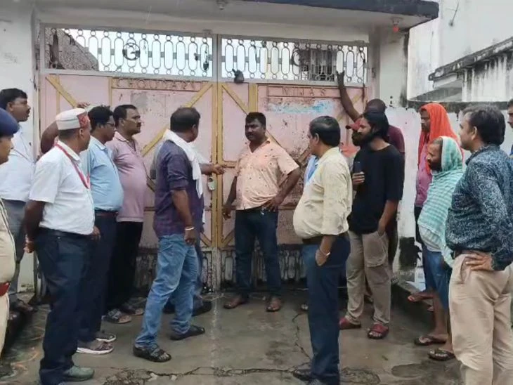 भागलपुर हाउसिंग बोर्ड का मकान विवाद फिर गर्माया, ताला तोड़कर कब्जा