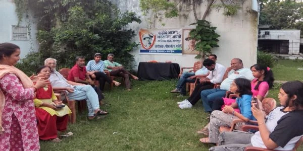 भगत सिंह जयंती: भागलपुर के कला केंद्र में गूंजे क्रांतिकारी विचार, युवाओं ने लिया बड़ा संकल्प