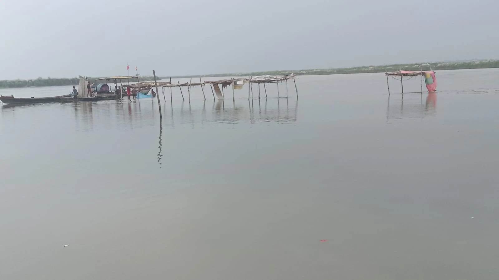 नेपाल में भारी बारिश से देवरिया में उफान पर नदियाँ, बाढ़ का खतरा